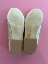 Load image into Gallery viewer, Pre-Loved Bresley Slinger Bone/Gold
