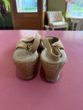Load image into Gallery viewer, Pre-Loved Toni Pons Nude Slingback
