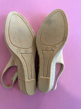 Load image into Gallery viewer, Pre-Loved Toni Pons Nude Slingback
