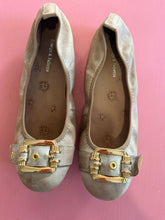 Load image into Gallery viewer, Pre-Loved D&amp;J Bellez Taupe
