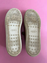 Load image into Gallery viewer, Pre-Loved Tod's Tan Sneaker
