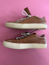 Load image into Gallery viewer, Pre-Loved Tod's Tan Sneaker
