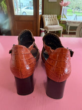 Load image into Gallery viewer, Pre-Loved Robert Clergerie Poma Mid Heel Ankle Strap
