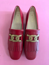 Load image into Gallery viewer, Pre-Loved Tod's Flat T Link Red Loafer

