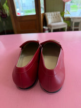 Load image into Gallery viewer, Pre-Loved Tod's Flat T Link Red Loafer
