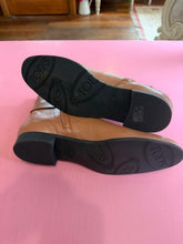 Load image into Gallery viewer, Pre-Loved Tod's Gomma Flat Ankle Boot
