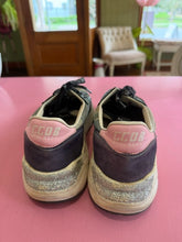 Load image into Gallery viewer, Pre-Loved Golden Goose Running
