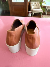 Load image into Gallery viewer, Pre-Loved Robert Clergerie Lara Wedges in Tan
