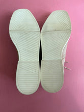 Load image into Gallery viewer, Pre-Loved Robert Clergerie Oxford Brogues in Mushroom
