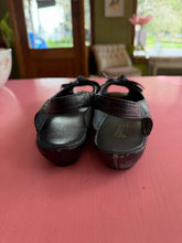 Load image into Gallery viewer, Pre-Loved Gamins Marka

