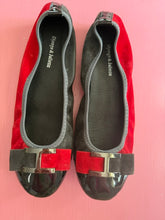 Load image into Gallery viewer, Pre-Loved D&amp;J Zolos
