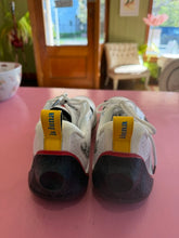 Load image into Gallery viewer, Pre-Loved Lining Pro Basketball shoes
