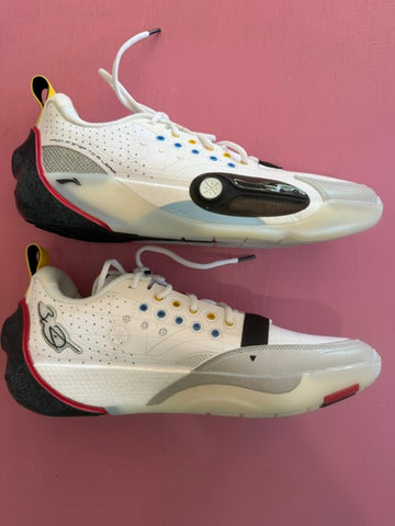 Pre-Loved Lining Pro Basketball shoes