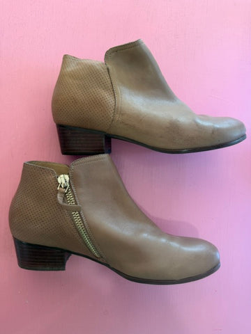 Pre-Loved Frankie4 Salli