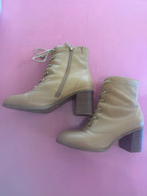 Load image into Gallery viewer, Pre-Loved Hush Puppies Gabriella
