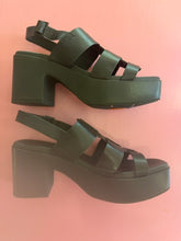 Load image into Gallery viewer, Pre-Loved Hush Puppies Rosebud
