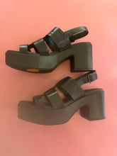 Load image into Gallery viewer, Pre-Loved Hush Puppies Rosebud
