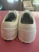 Load image into Gallery viewer, Pre-Loved Simple white sneakers

