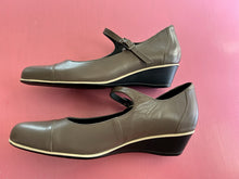 Load image into Gallery viewer, Pre-loved Ziera Tasha
