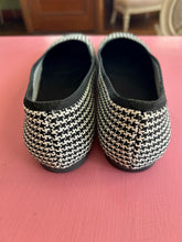 Load image into Gallery viewer, Pre-Loved Vivaia Margo 2.0 Houndstooth
