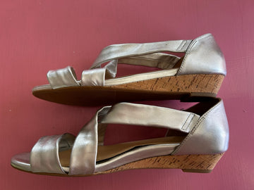 Pre-Loved Ziera Tropic