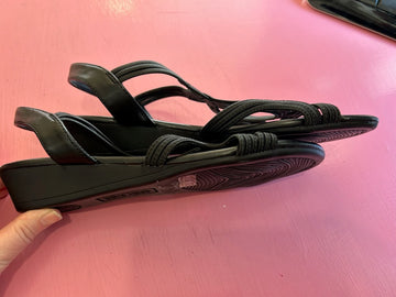 Pre-Loved Bare traps Randi