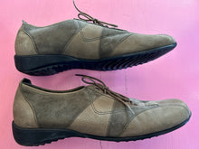 Load image into Gallery viewer, Pre-loved Munro Pace 2
