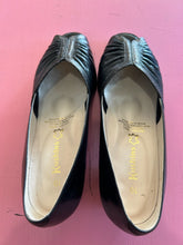 Load image into Gallery viewer, Pre-Loved Kushins Kaye
