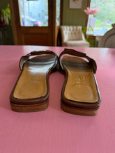 Load image into Gallery viewer, Pre-Loved Cignetti Boutique Tan Slides

