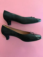 Load image into Gallery viewer, Pre-Loved Beautifeel Black Courts
