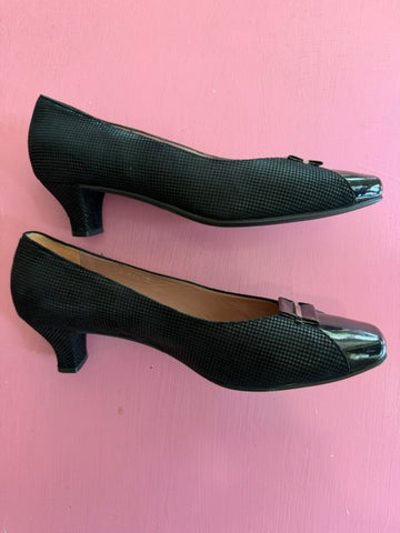 Pre-Loved Beautifeel Black Courts