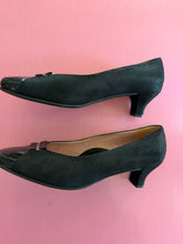 Load image into Gallery viewer, Pre-Loved Beautifeel Black Courts
