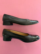 Load image into Gallery viewer, Pre-Loved Salvatore Ferragamo Classic Black Low Heeled Court
