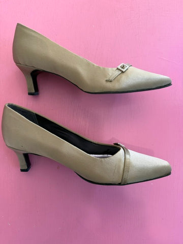 Pre-Loved Gabriella Designs Pale Green Courts