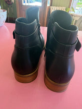 Load image into Gallery viewer, Pre-Loved Hush Puppies Talisa
