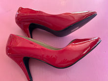 Load image into Gallery viewer, Pre-Loved Pleaser Dream 420 Red Patent

