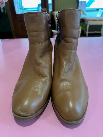 Pre-Loved Hush Puppies Shade Tan