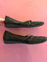 Load image into Gallery viewer, Pre-Loved Gabor Black Flats
