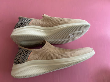 Pre-Loved Skechers Slipins - Tan Bark