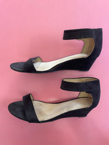 Pre-Loved Emerson Black Sandal Size 42