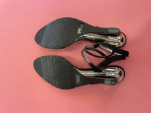 Load image into Gallery viewer, Pre-Loved Dabb Clear Size 43
