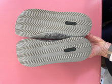 Load image into Gallery viewer, Pre-Loved Remonte Farbe Size 43
