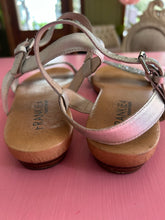 Load image into Gallery viewer, Pre-Loved Frankie4 Saving Sole sparkle
