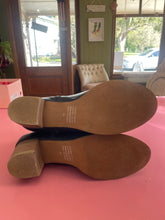Load image into Gallery viewer, Pre-Loved D&amp;J Shiannely Size 44
