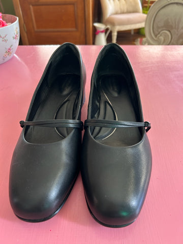 Pre-loved Hush Puppies Tigra Black