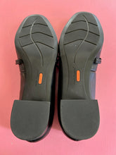 Load image into Gallery viewer, Pre-loved Hush Puppies Tigra Black
