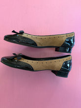 Load image into Gallery viewer, Pre-Loved Dansi Black Patent Low Heeled Shoe
