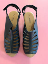 Load image into Gallery viewer, Pre-Loved Supersoft Inessa
