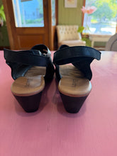 Load image into Gallery viewer, Pre-Loved Supersoft Inessa
