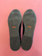 Load image into Gallery viewer, Pre-Loved Hush Puppies The Albert Black Patent Size AU12
